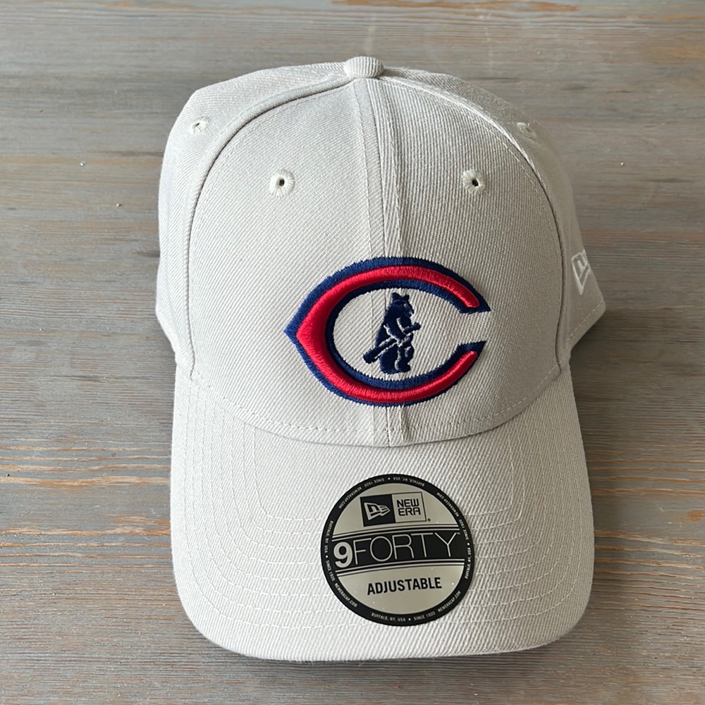 Chicago Cubs New Era adjustable hat - never worn